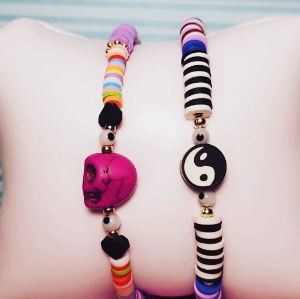 Bracelets - Picture 2 of 3